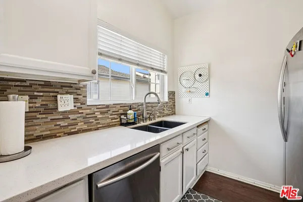 $699,000 | 2003 Artesia Boulevard, Unit 105, Torrance, CA 90504