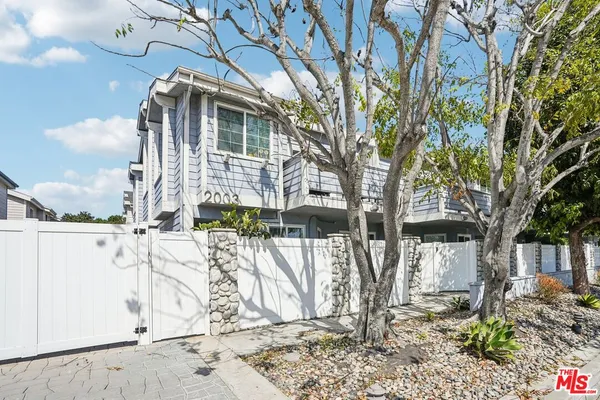 $699,000 | 2003 Artesia Boulevard, Unit 105, Torrance, CA 90504