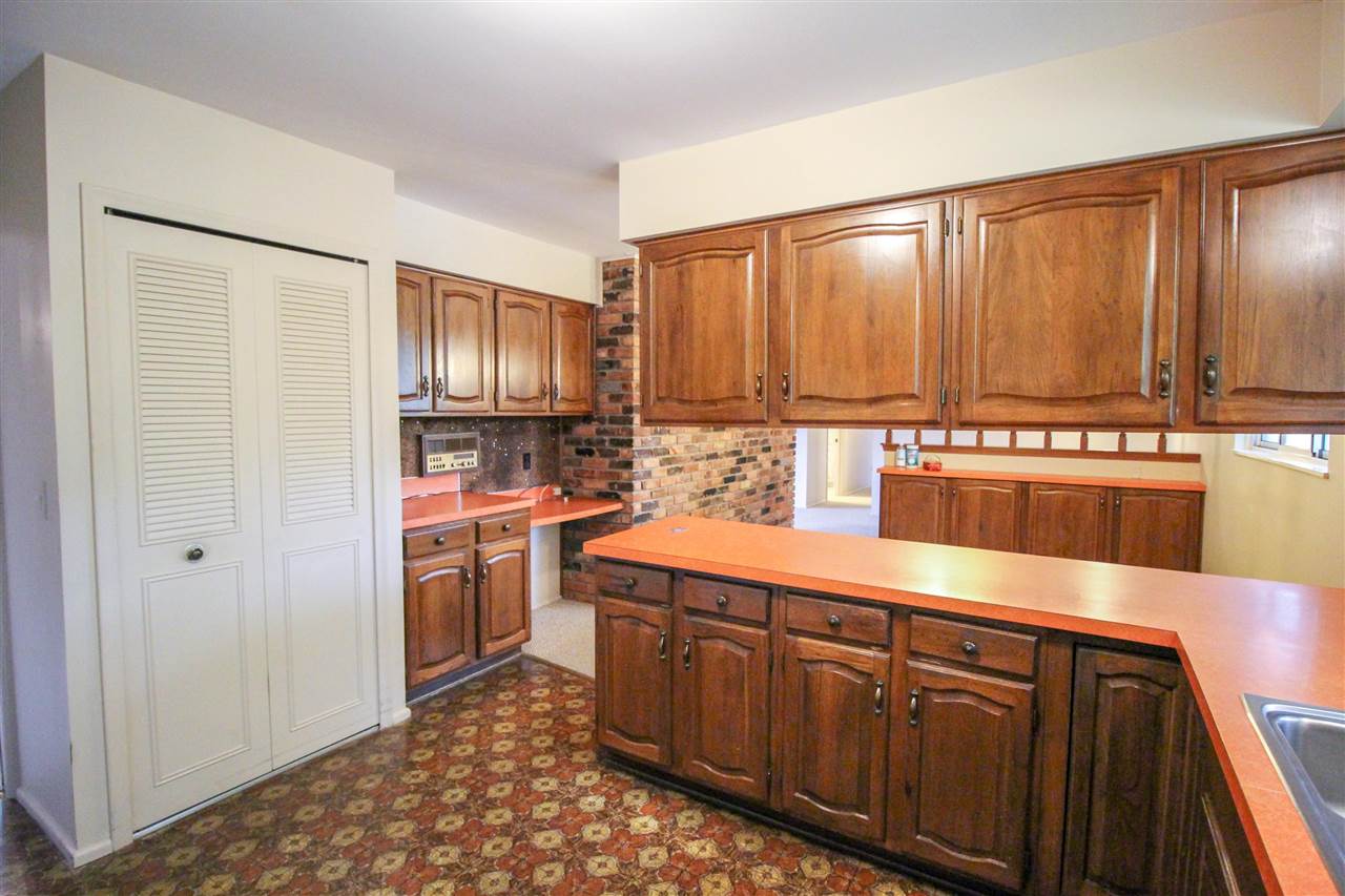 2488 Grove Park Road Fenton, MI 48430 - Photo 9 of 50 50046880-8.JPG