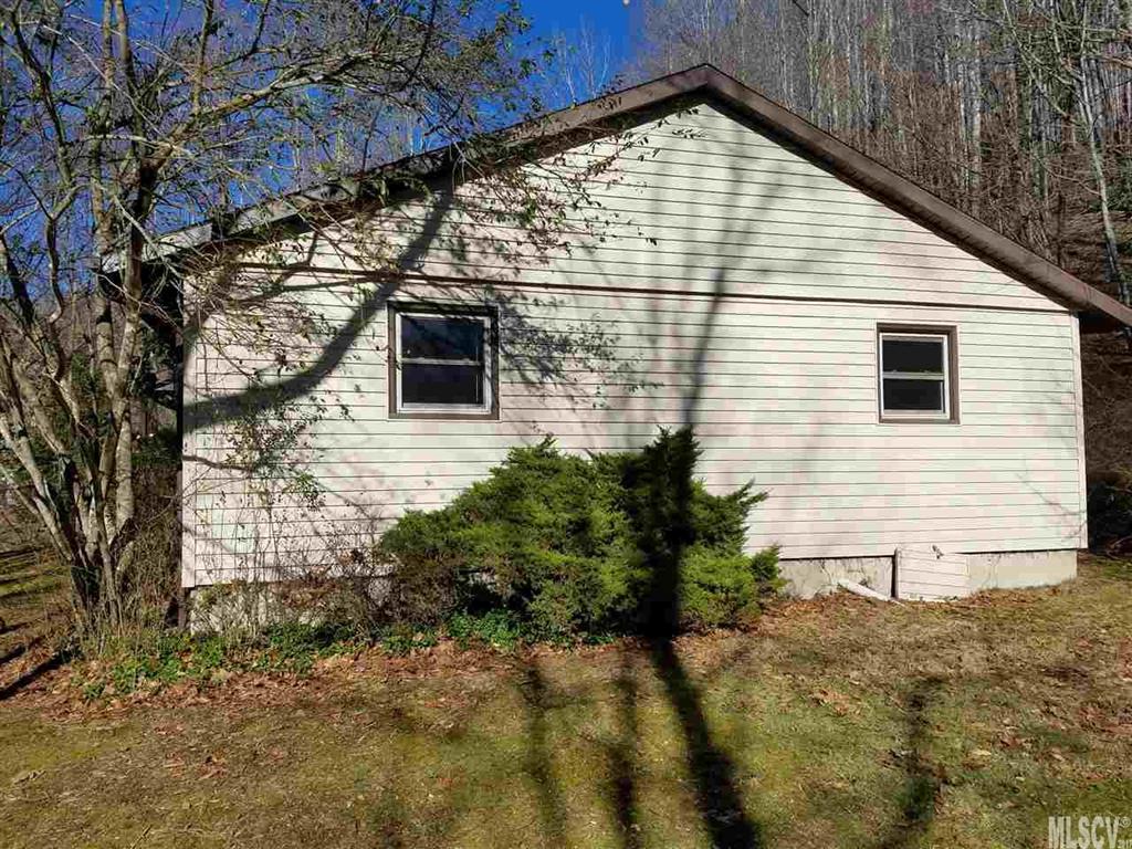 944 Laurel Branch Road Vilas, NC 28692 - Photo 3 of 6 Gallery Image 3