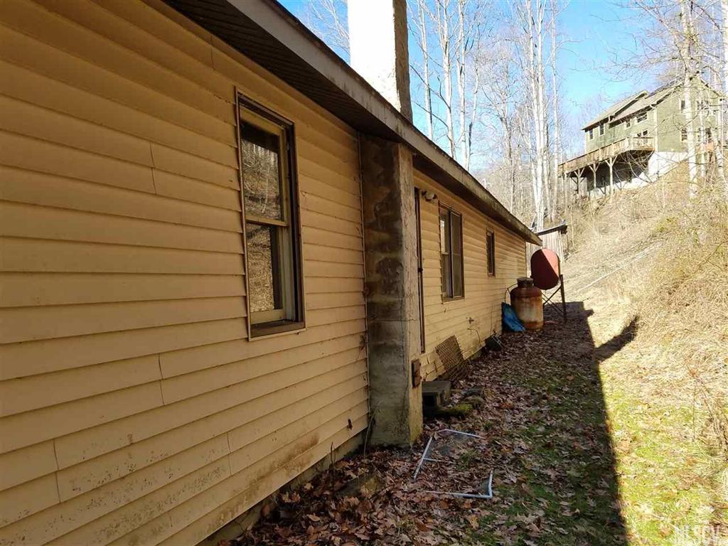 944 Laurel Branch Road Vilas, NC 28692 - Photo 4 of 6 Gallery Image 4