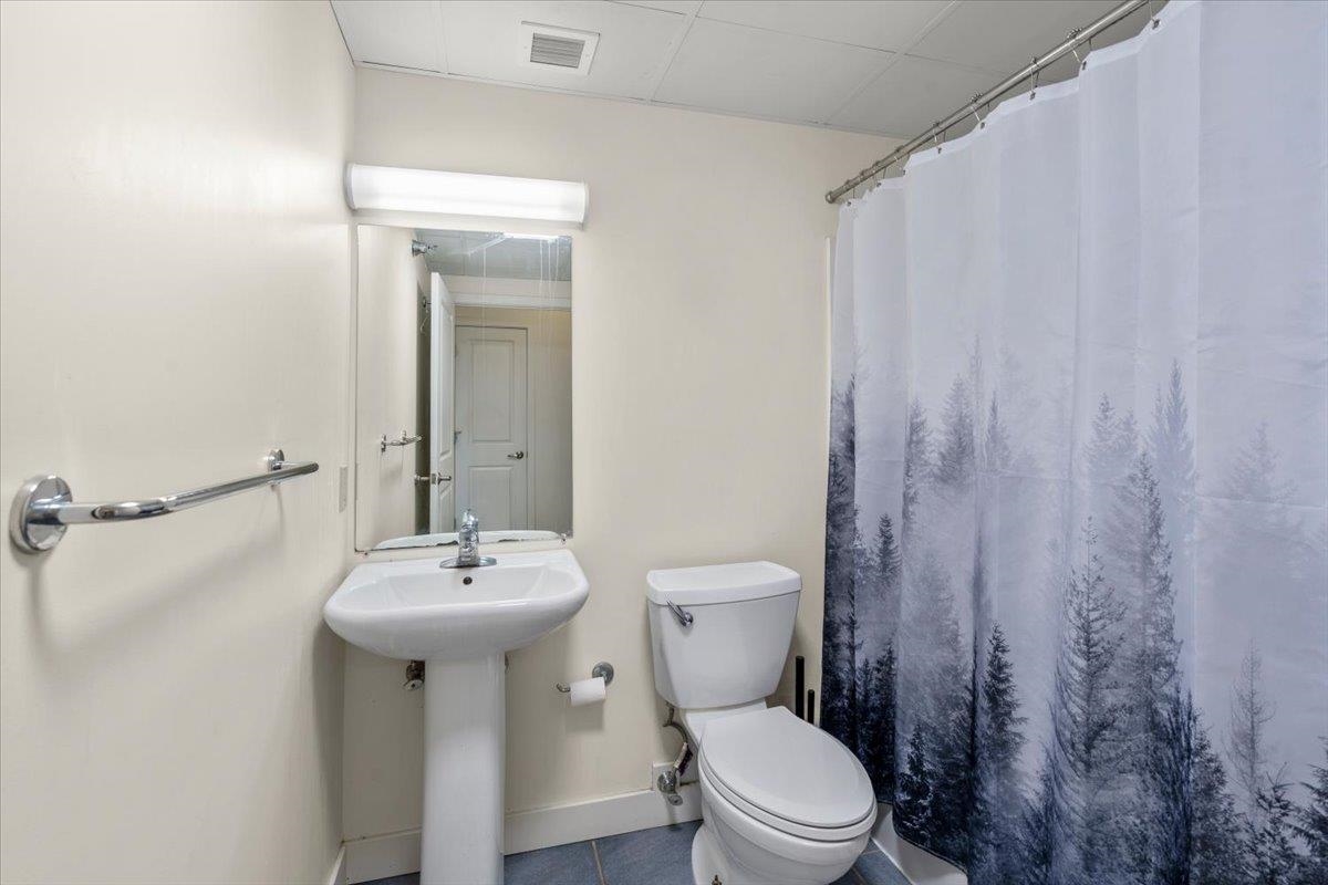 370 Farrell Street, Unit 401 South Burlington, VT 05403 - Photo 18 of 31