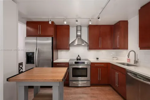 $309,000 | 611 Northeast 14th Avenue, Unit 206, Fort Lauderdale, FL 33304