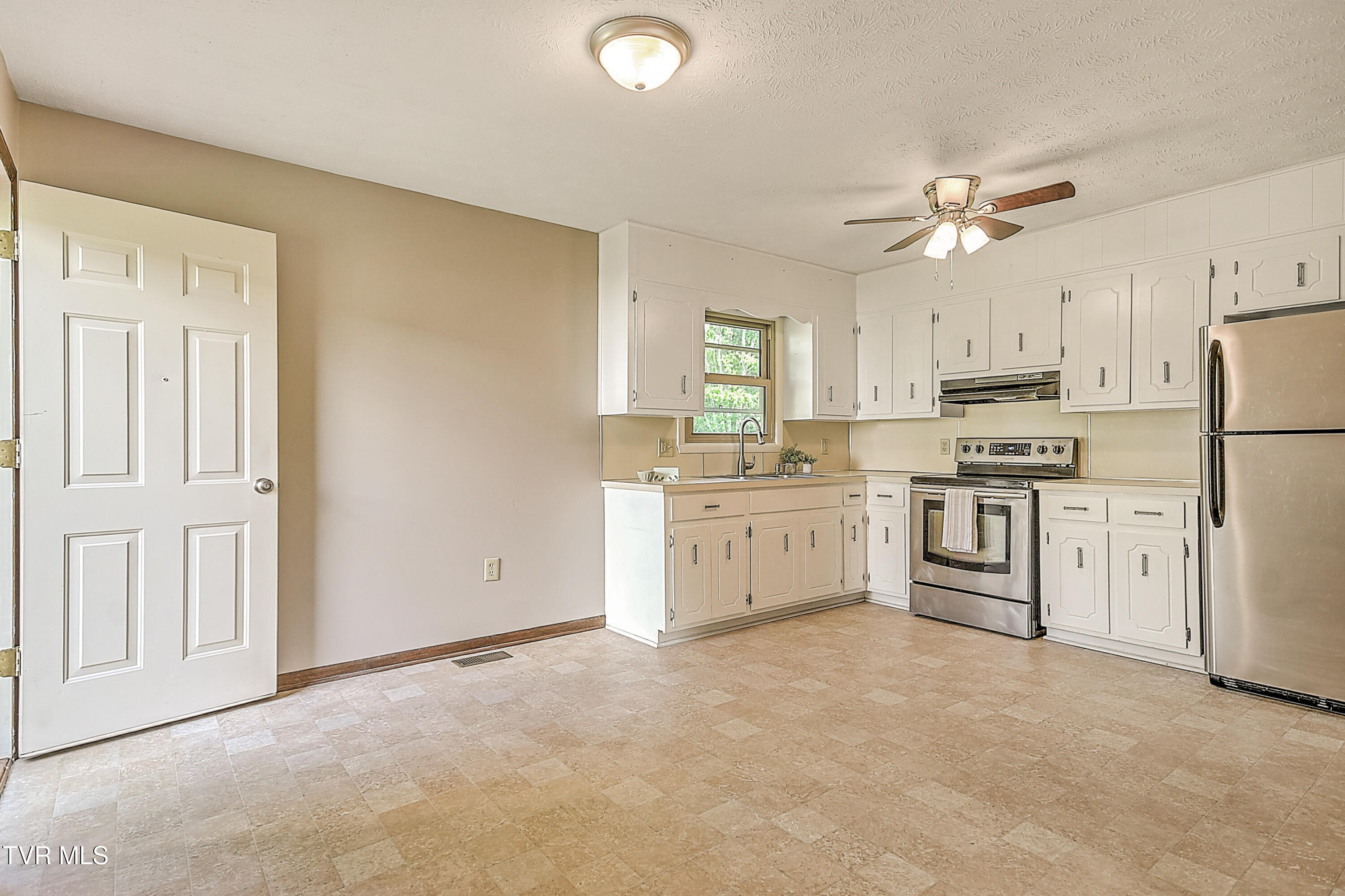 1297 Fall Creek Road Kingsport, TN 37664 - Photo 12 of 44 1297 Fall Creek Rd DB-15