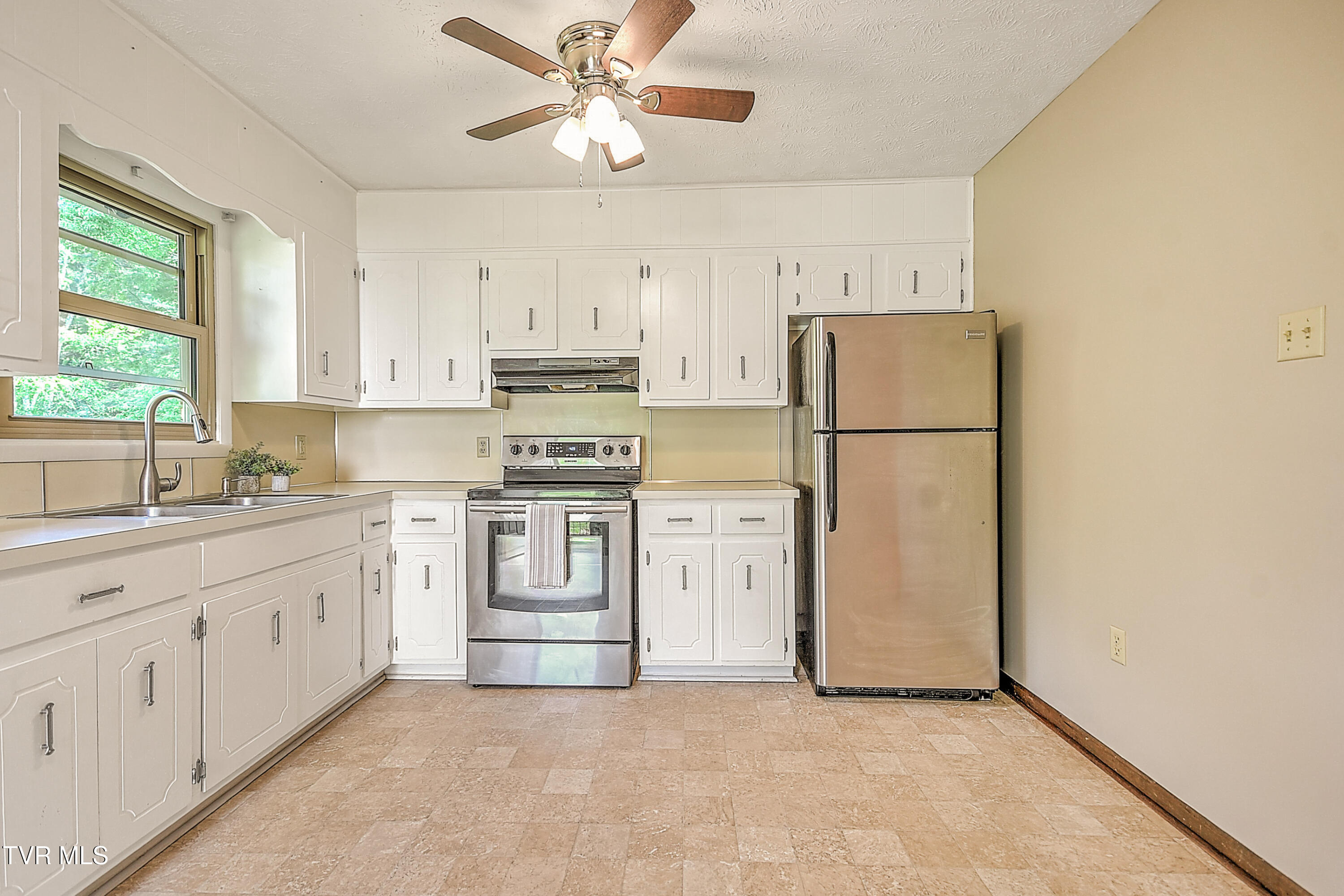 1297 Fall Creek Road Kingsport, TN 37664 - Photo 14 of 44 1297 Fall Creek Rd DB-20