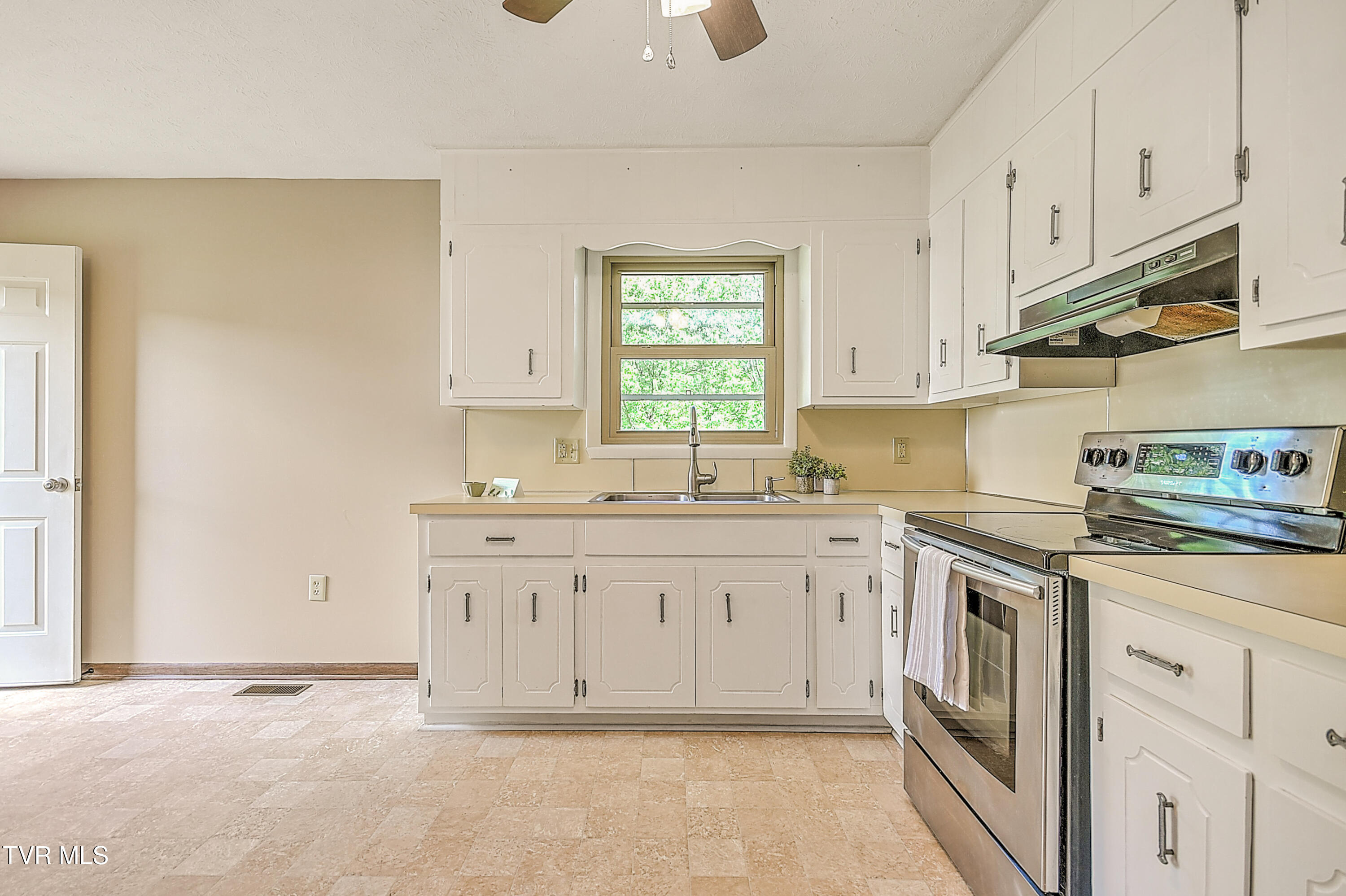 1297 Fall Creek Road Kingsport, TN 37664 - Photo 15 of 44 1297 Fall Creek Rd DB-21
