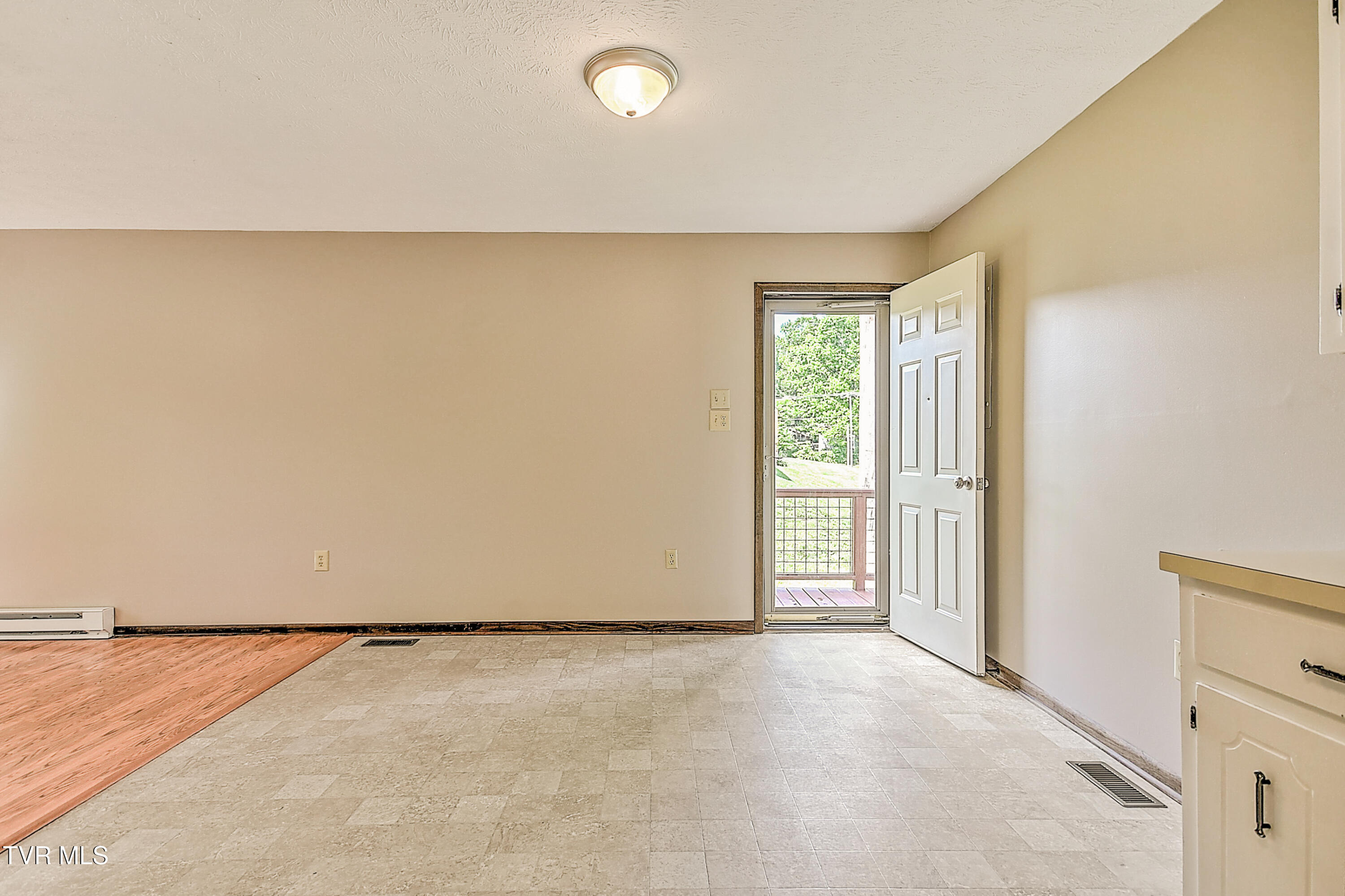 1297 Fall Creek Road Kingsport, TN 37664 - Photo 18 of 44 1297 Fall Creek Rd DB-22