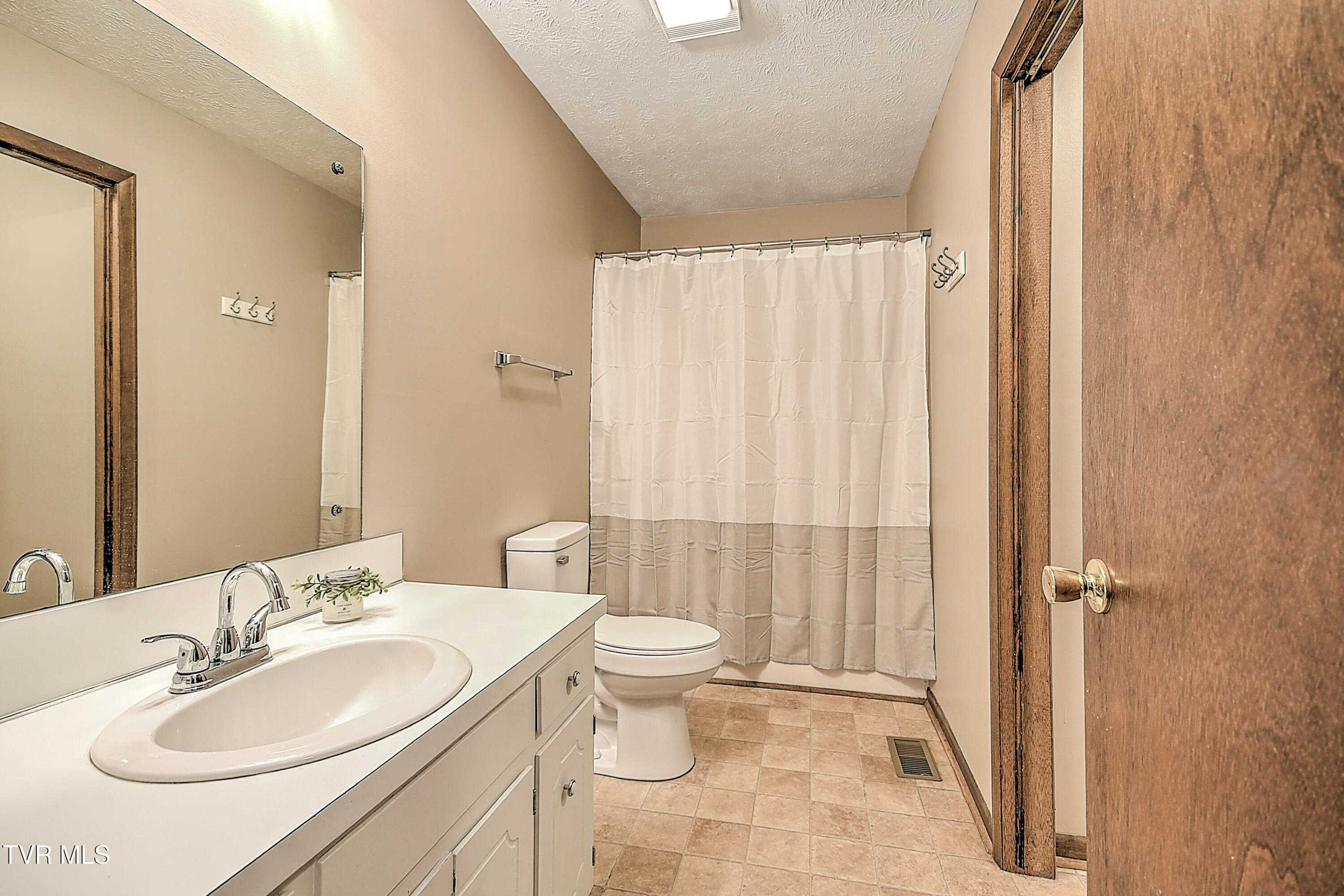 1297 Fall Creek Road Kingsport, TN 37664 - Photo 22 of 44 1297 Fall Creek Rd DB-26