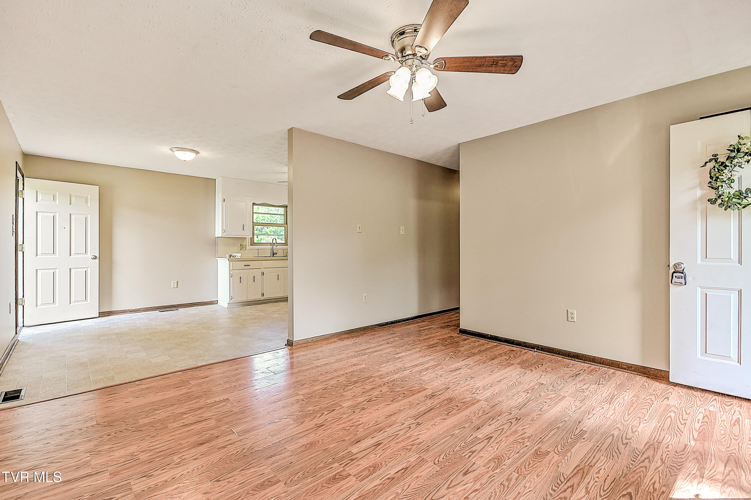 1297 Fall Creek Road Kingsport, TN 37664 - Photo 8 of 44 1297 Fall Creek Rd DB-11