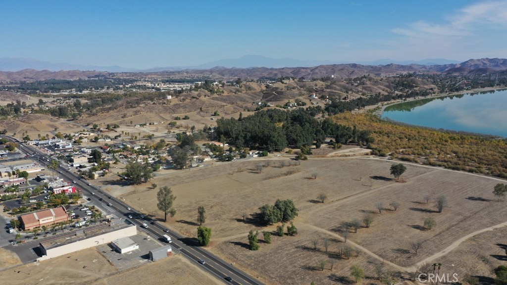 31360 Riverside Drive Lake Elsinore, CA 92530 - Photo 11 of 22