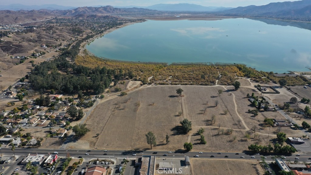 31360 Riverside Drive Lake Elsinore, CA 92530 - Photo 2 of 22