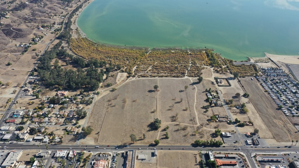 31360 Riverside Drive Lake Elsinore, CA 92530 - Photo 6 of 22