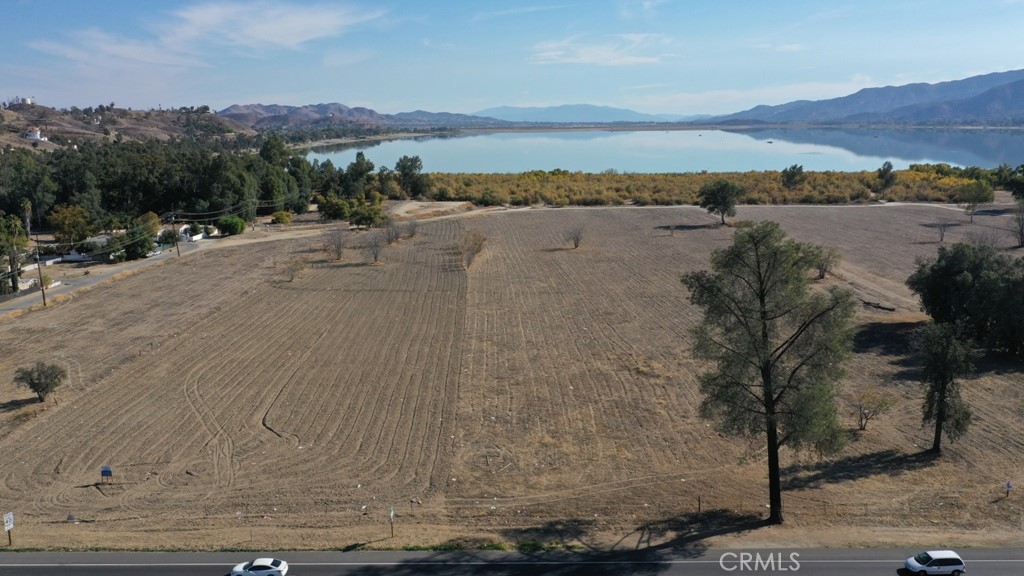31360 Riverside Drive Lake Elsinore, CA 92530 - Photo 9 of 22