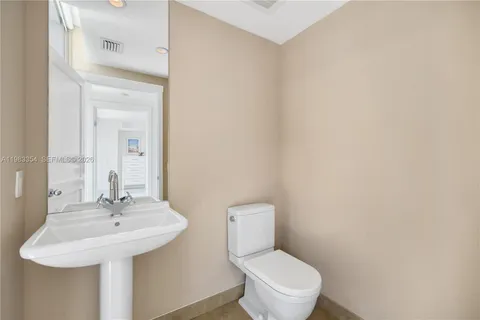 $2,150,000 | 3737 Collins Avenue, Unit S803, Miami Beach, FL 33140