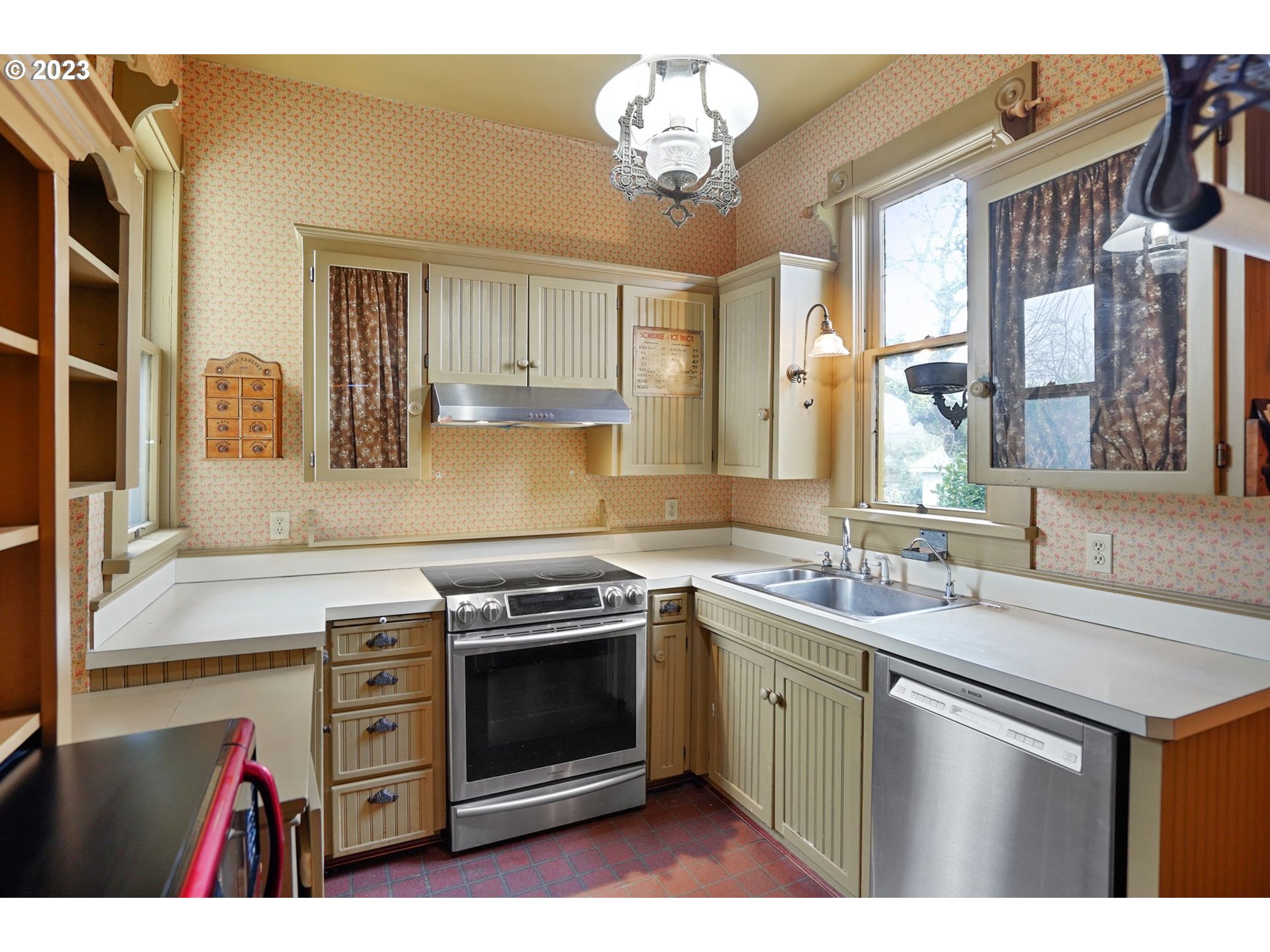 1106 Southwest Ferry Street Albany, OR 97321 - Photo 12 of 29 Gallery Image 12