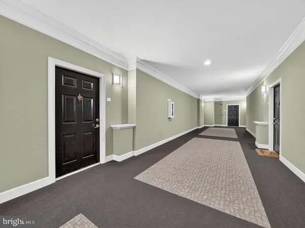 $1,900 | 1311 Karen Boulevard, Unit 205, Capitol Heights, MD 20743