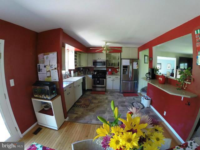 2130 Traceys Road Sparks, MD 21152 - Photo 8 of 19 Interior (General)