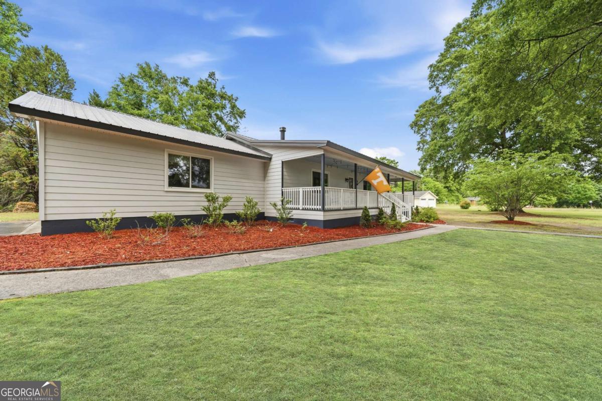 104 Madison Street Gordon, GA 31031 - Photo 2 of 32