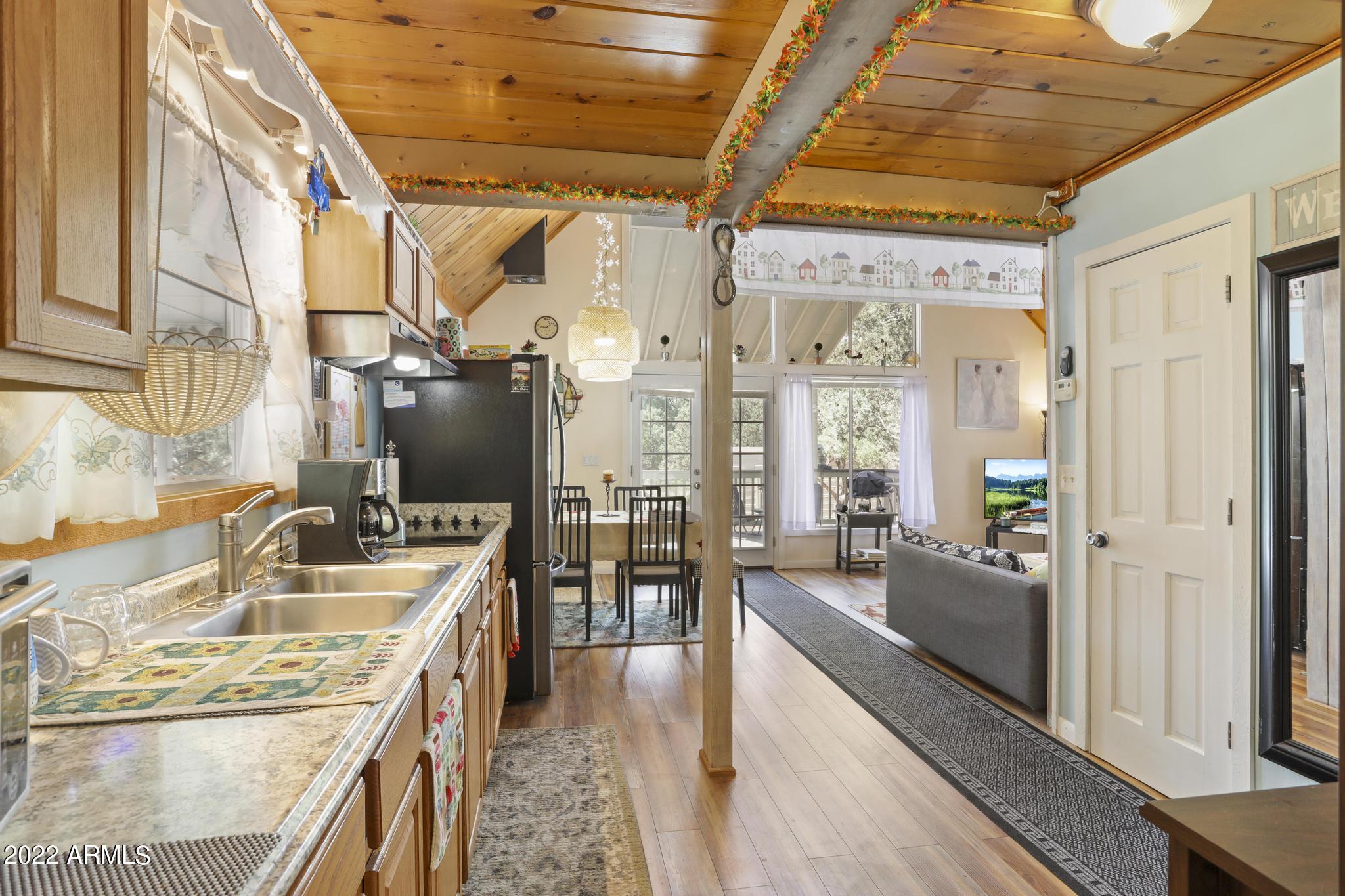Kitchen (2)