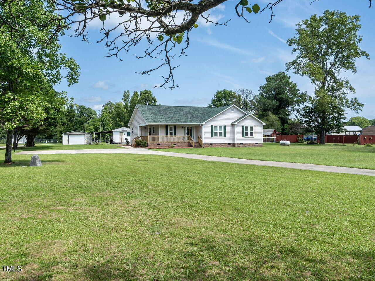 597 Thorne Road Selma, NC 27576 - Photo 2 of 28 001-1280x960-597-thorne-road - Copy