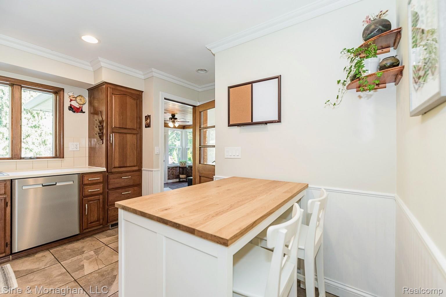 2659 Chicago Road Warren, MI 48092 - Photo 12 of 47 Neutral decor