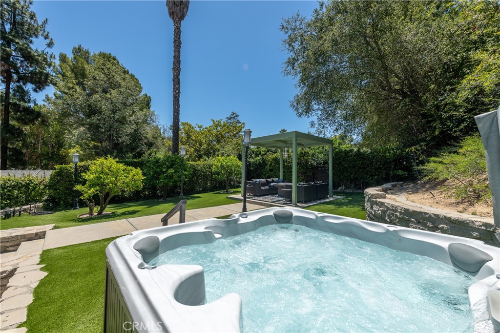 15514 High Knoll Road Encino, CA 91436 - Photo 31 of 35