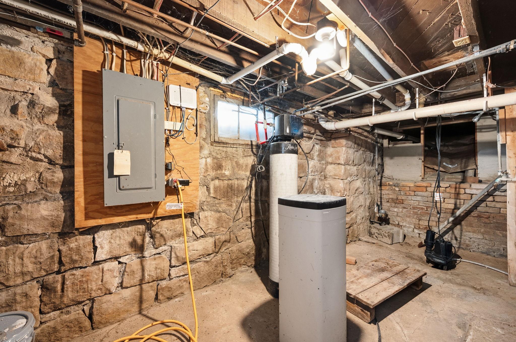 406 East Ciro Street Truman, MN 56088 - Photo 24 of 35