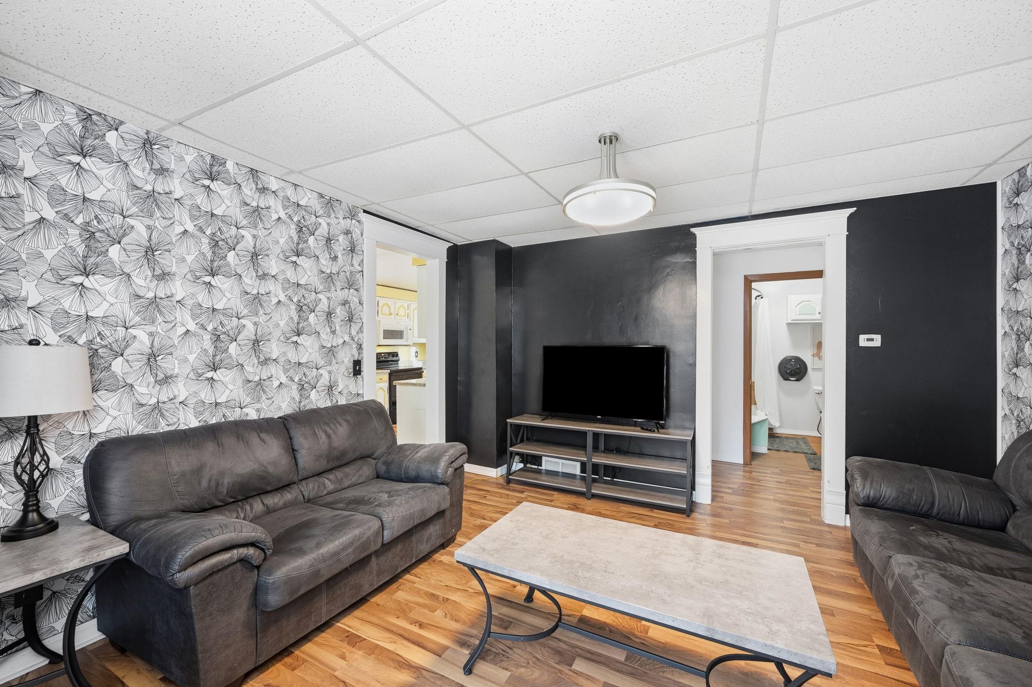 406 East Ciro Street Truman, MN 56088 - Photo 7 of 35