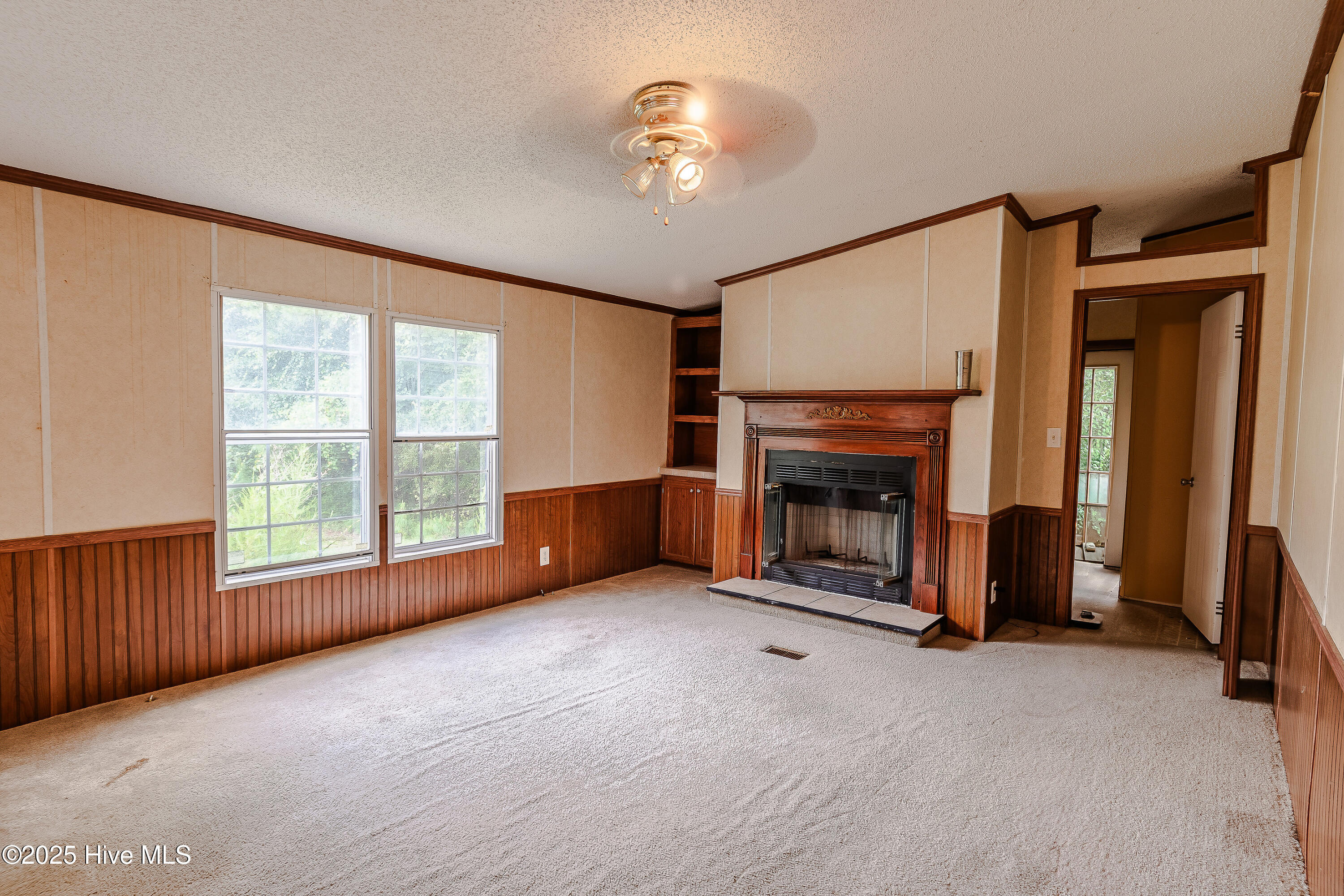 636 Community Centre Kinston, NC 28504 - Photo 14 of 35 Living room