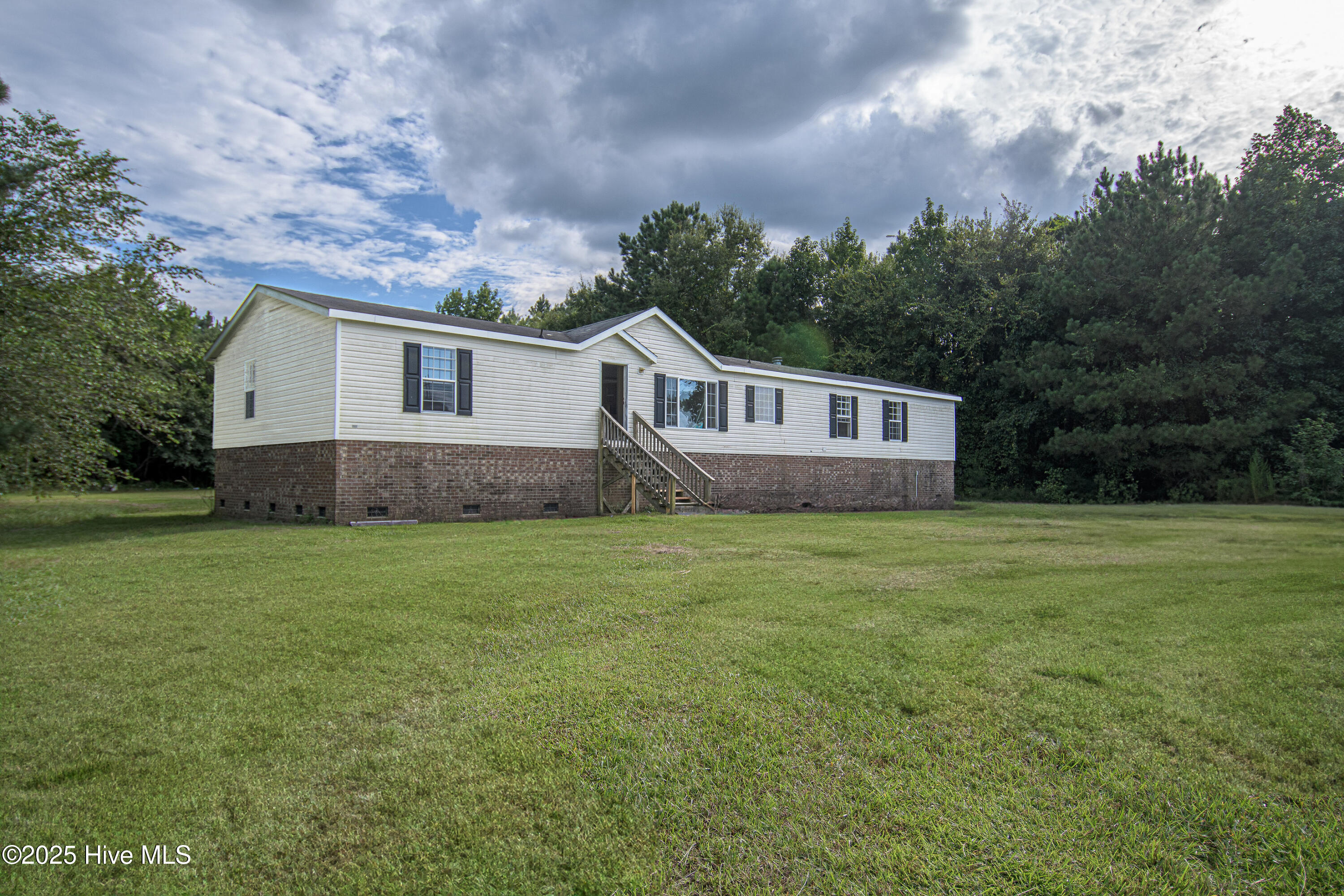 636 Community Centre Kinston, NC 28504 - Photo 2 of 35 1