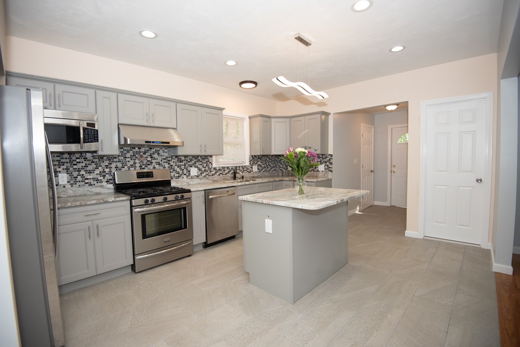 1111 Millbury Street Worcester, MA 01607 - Photo 5 of 28 Gallery Image 5