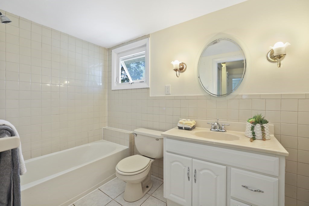 29 Farmington Road Boston, MA 02132 - Photo 19 of 35 Gallery Image 19