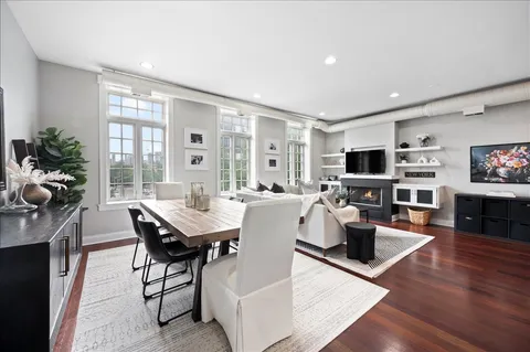 $515,000 | 636 North Racine Avenue, Unit 3S, Chicago, IL 60642