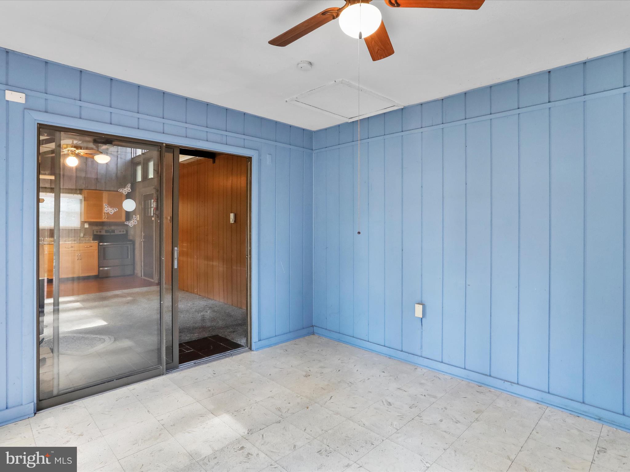 867 Mason Road Hedgesville, WV 25427 - Photo 13 of 39 a view of a hallway with a chandelier