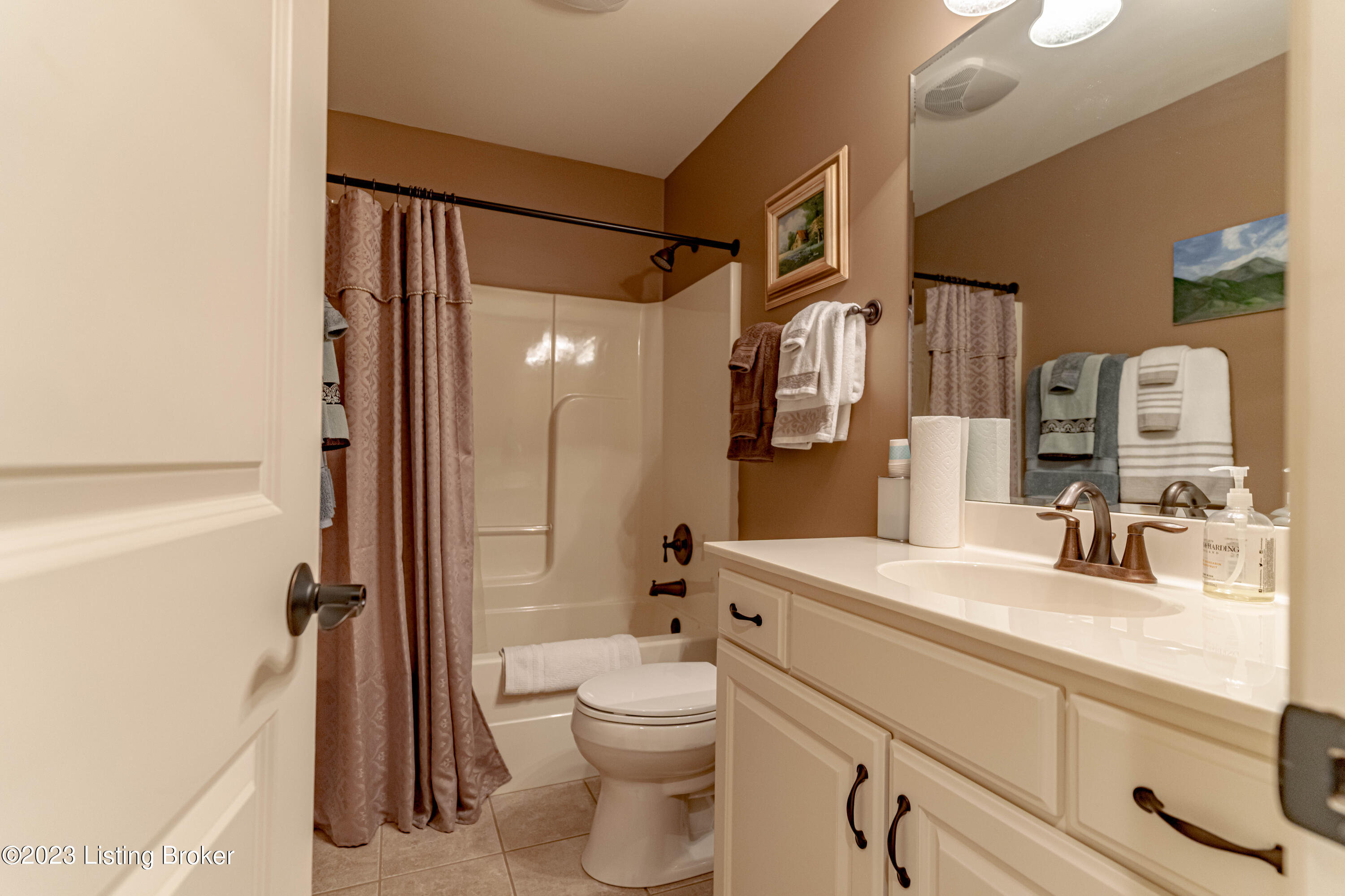 5835 Vigo Road Bagdad, KY 40003 - Photo 57 of 125 Upstairs fill bath
