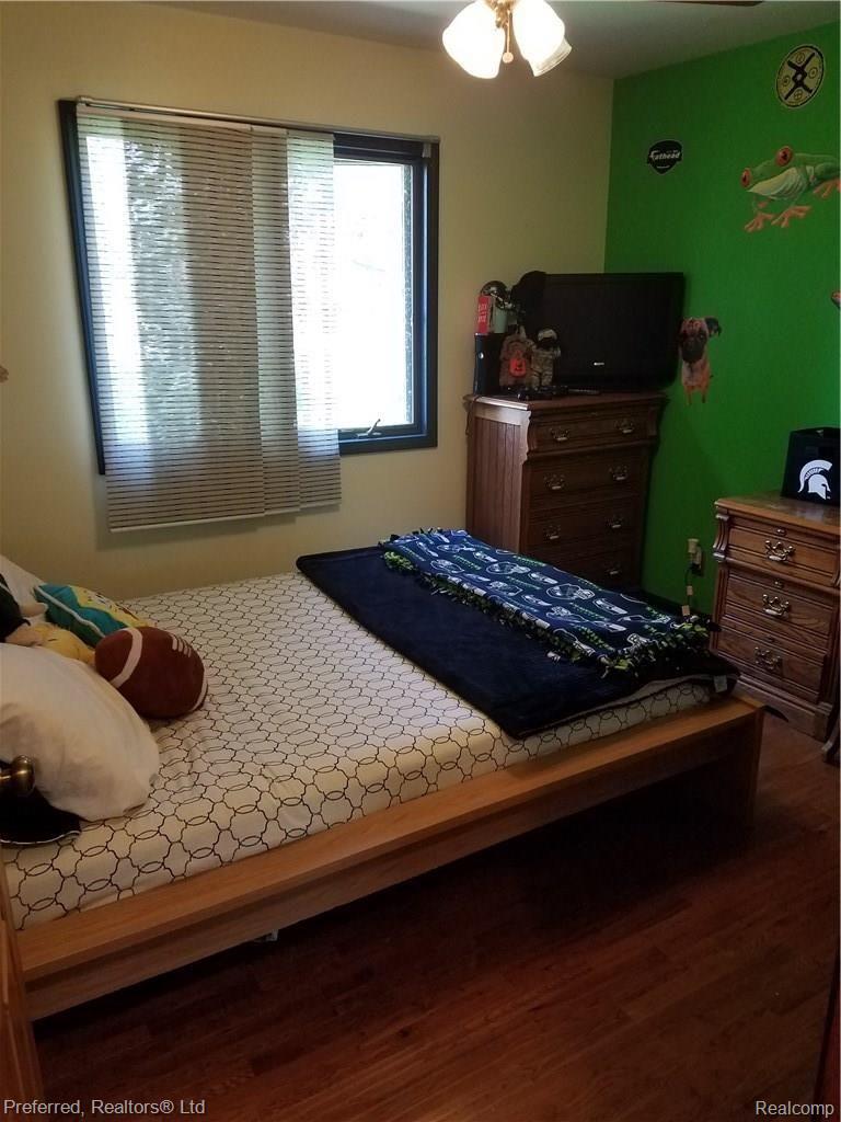 24489 Waltz Road New Boston, MI 48164 - Photo 23 of 49 bed.jpg