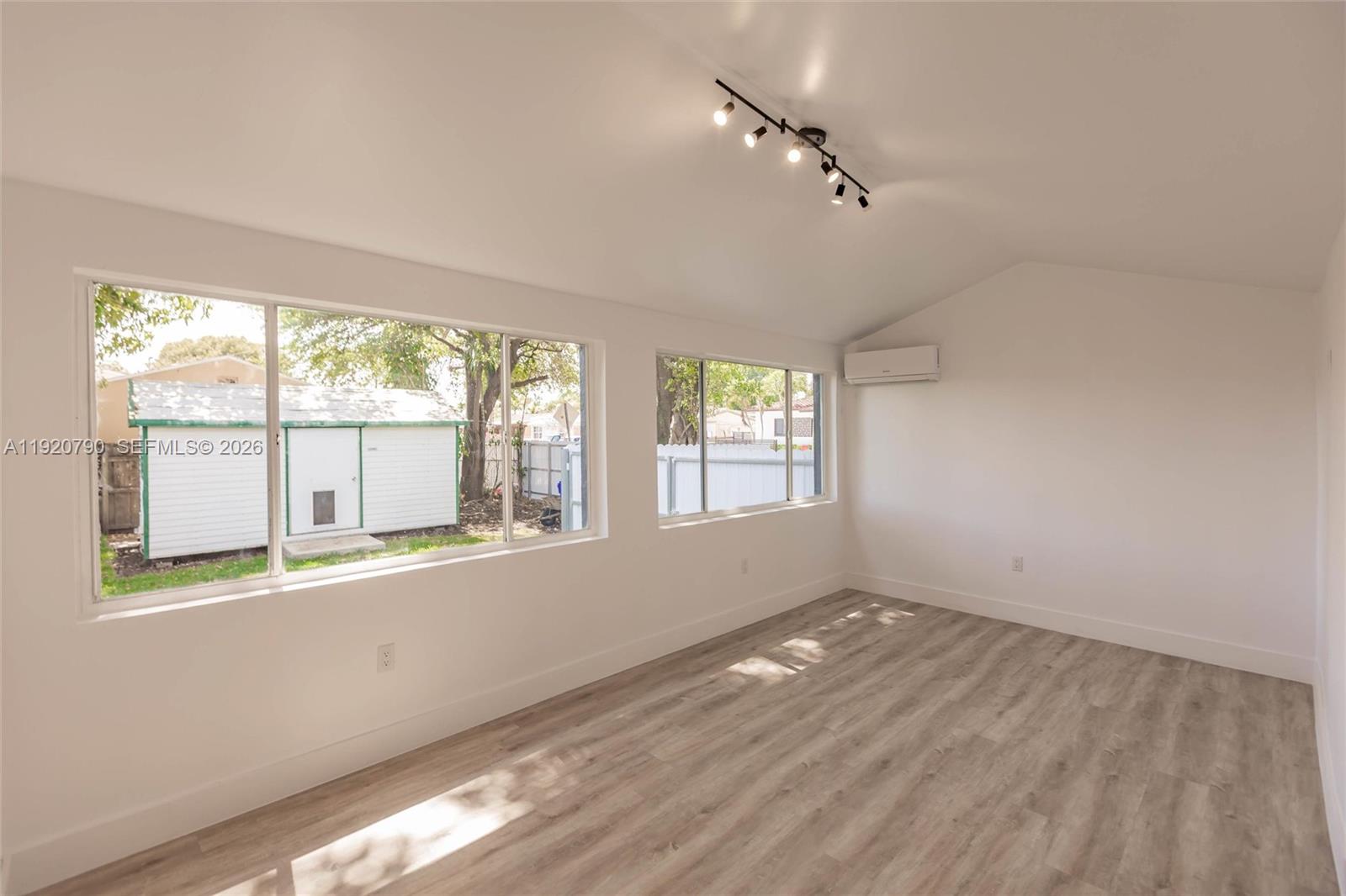 3180 Northwest 2nd Street Miami, FL 33125 - Photo 17 of 28