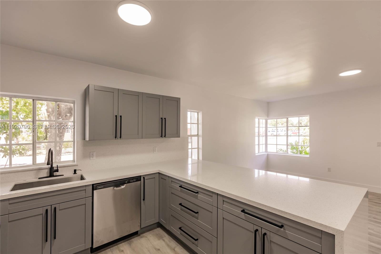 3180 Northwest 2nd Street Miami, FL 33125 - Photo 8 of 28