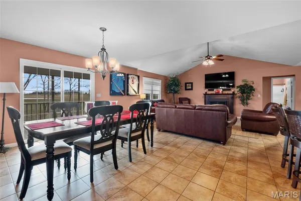 $425,000 | 102 Woodland Trail, Anna, IL 62906