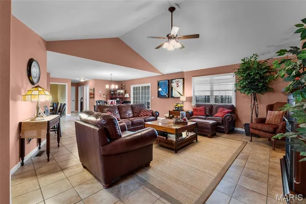 $425,000 | 102 Woodland Trail, Anna, IL 62906