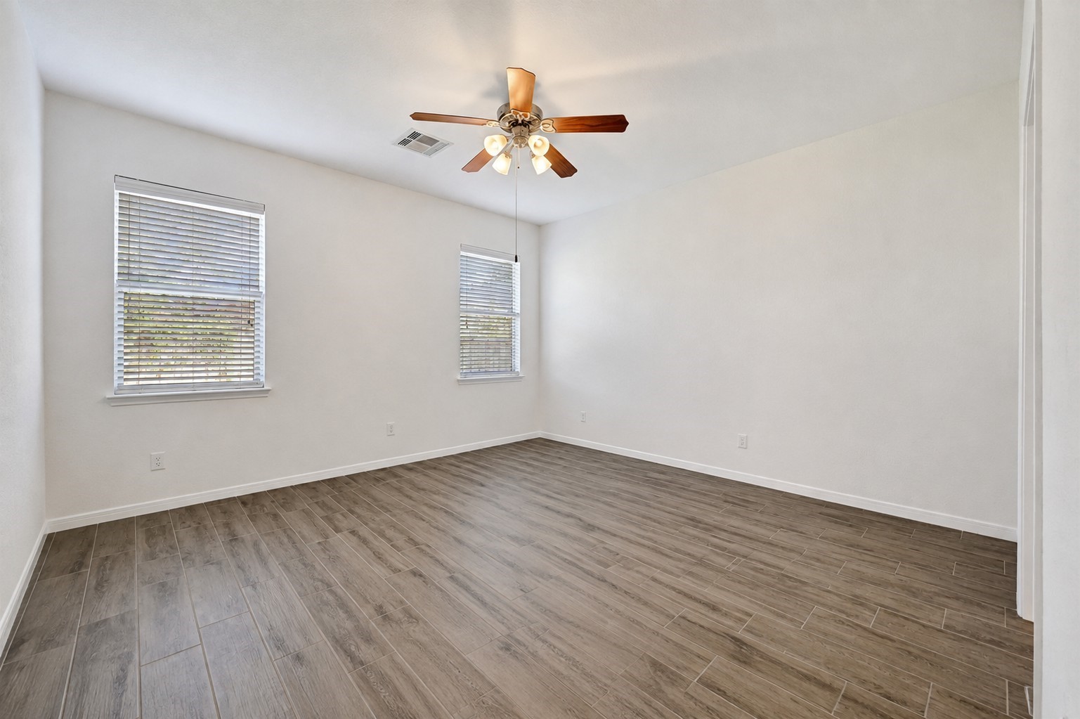 31 Hearthwick Road Tomball, TX 77375 - Photo 9 of 18 Gallery Image 9
