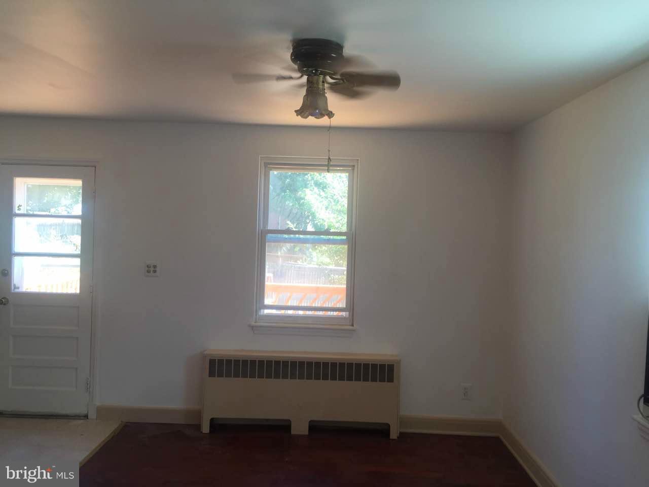 8633 Willow Oak Road Baltimore, MD 21234 - Photo 13 of 30 Living Room