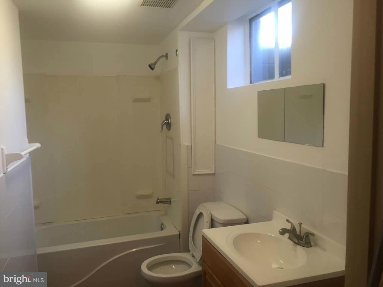 8633 Willow Oak Road Baltimore, MD 21234 - Photo 19 of 30 Bath