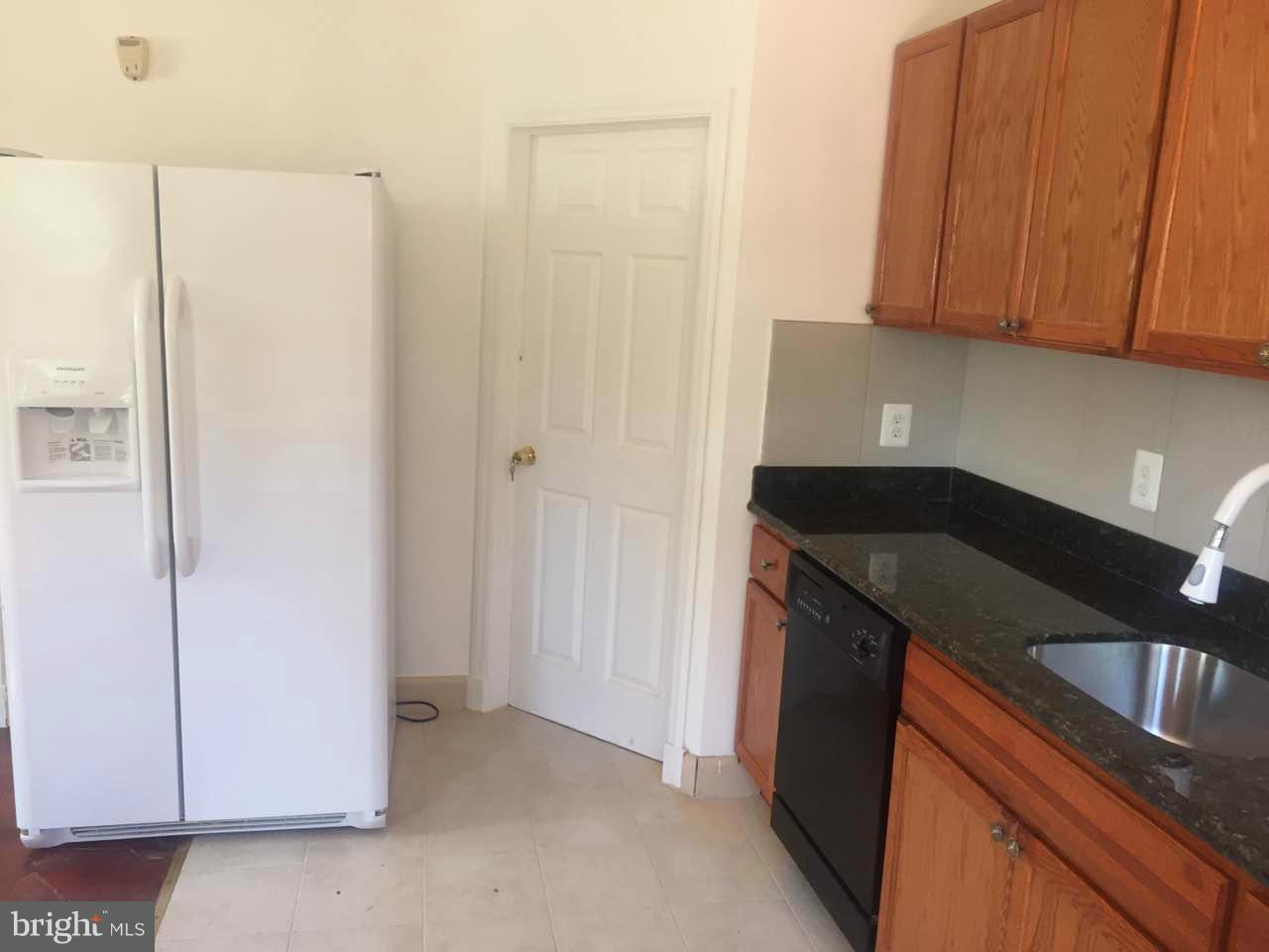8633 Willow Oak Road Baltimore, MD 21234 - Photo 8 of 30 Kitchen