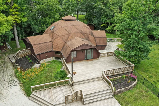 $565,000 | 23528 89th Street, Salem Lakes, WI 53168