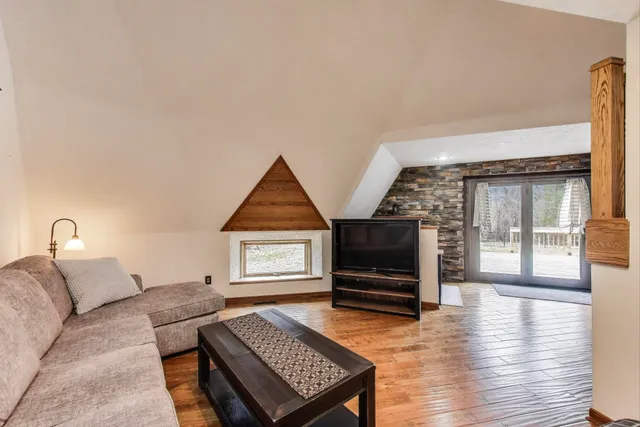 $565,000 | 23528 89th Street, Salem Lakes, WI 53168