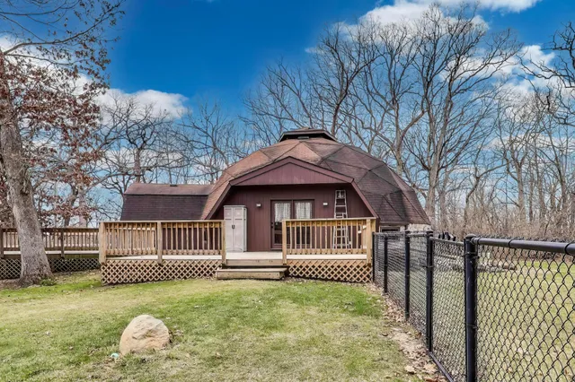 $565,000 | 23528 89th Street, Salem Lakes, WI 53168