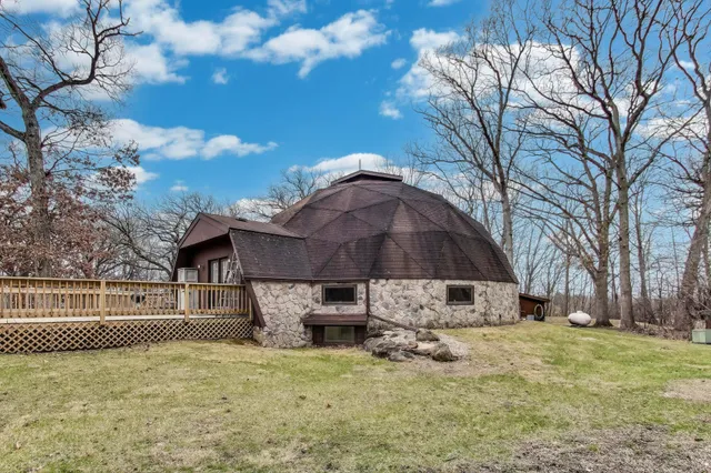 $565,000 | 23528 89th Street, Salem Lakes, WI 53168