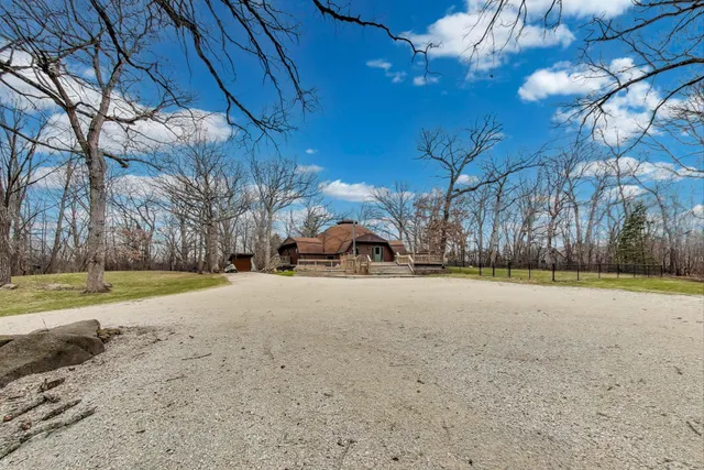 $565,000 | 23528 89th Street, Salem Lakes, WI 53168