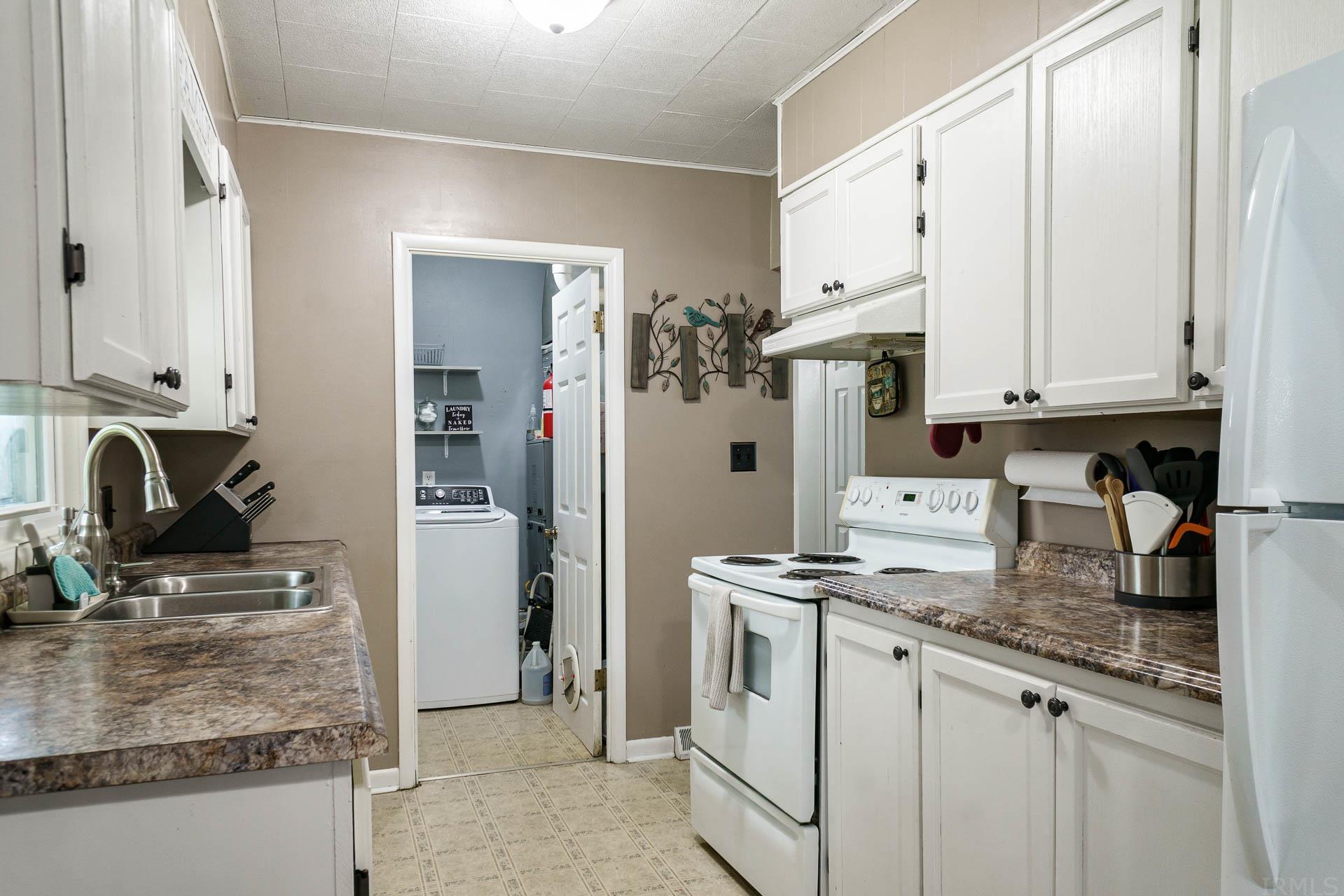 949 West Perry Road Ligonier, IN 46767 - Photo 6 of 16